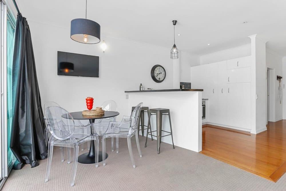 Funky One Bedroom Apartment On Princes Wharf Auckland Eksteriør billede