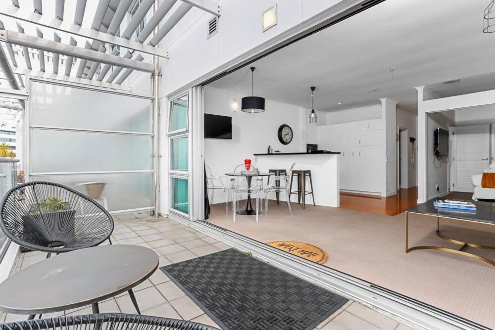 Funky One Bedroom Apartment On Princes Wharf Auckland Eksteriør billede
